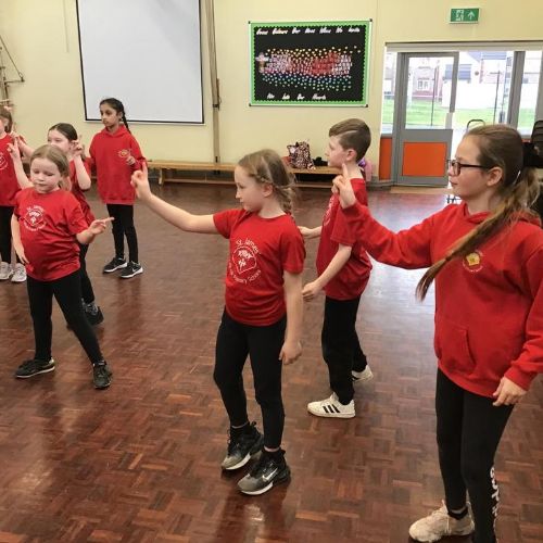 Year 3 and 4 Dance Club with Young Leaders from OLQP